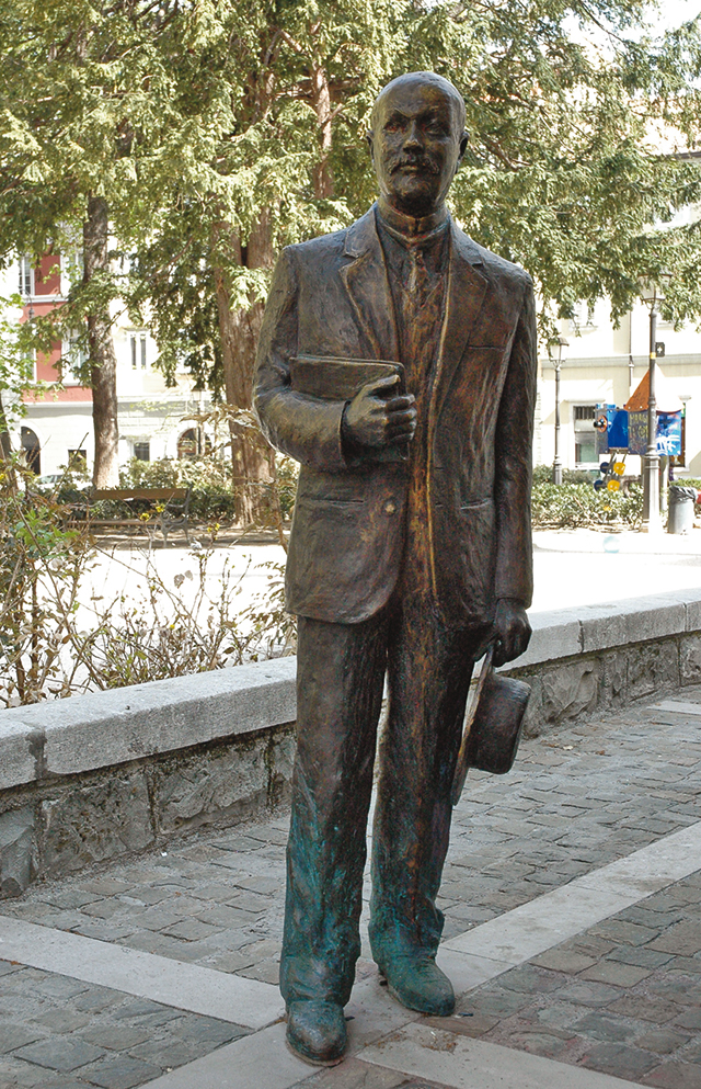 Svevo's Statue